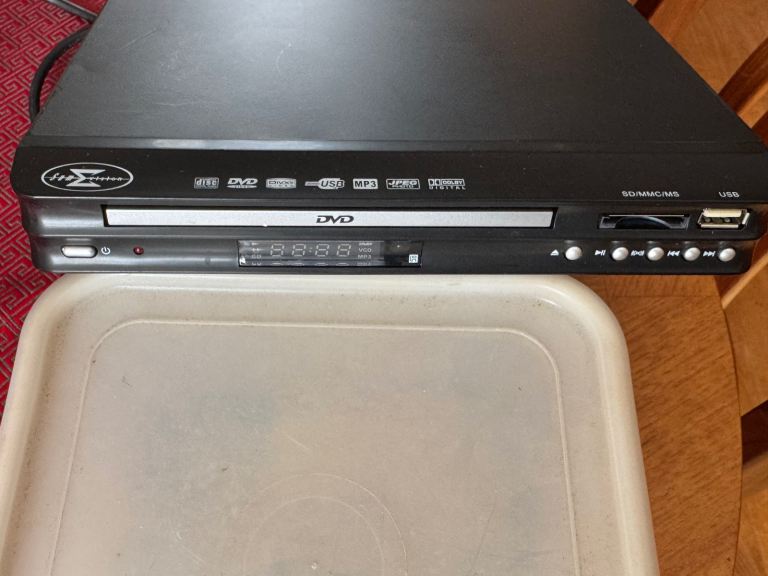 CD / DVD player
