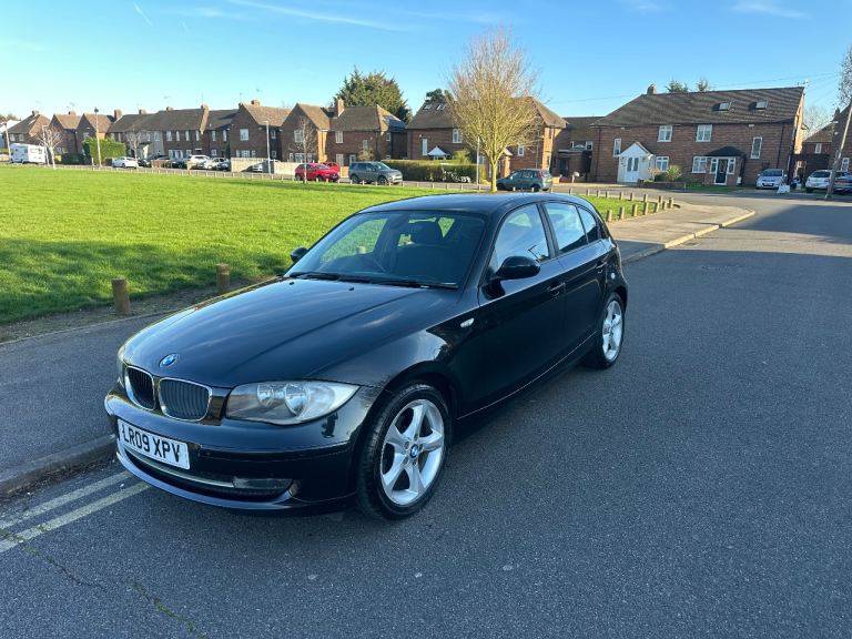 BMW, 1 SERIES, Hatchback, 2009, Semi-Auto, 1995 (cc), 5 doors