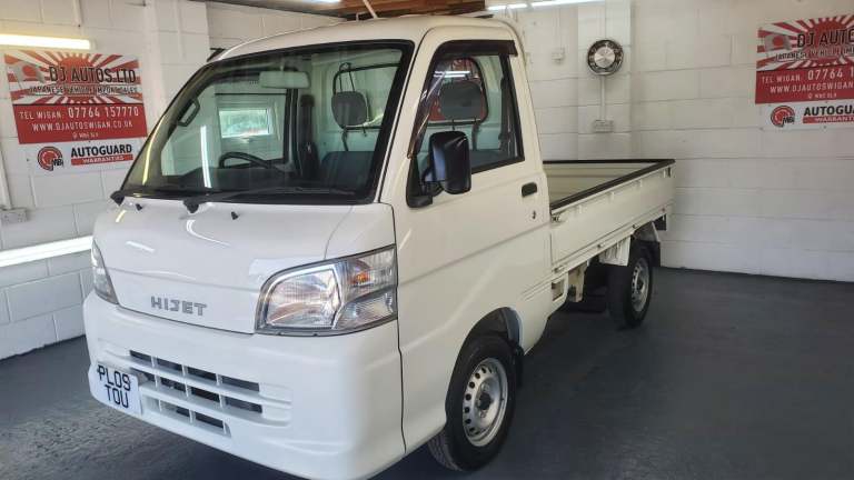 Reserved deposit payed dahatsu hi jet mini pick up 650cc 4wd fresh japanese 2009