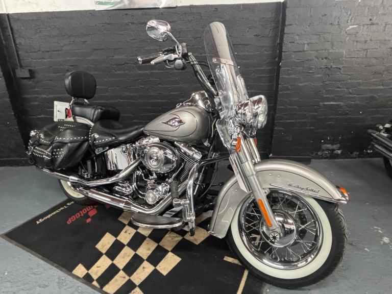 HARLEY DAVIDSON HERATAGE SOFTAIL FLSTC 