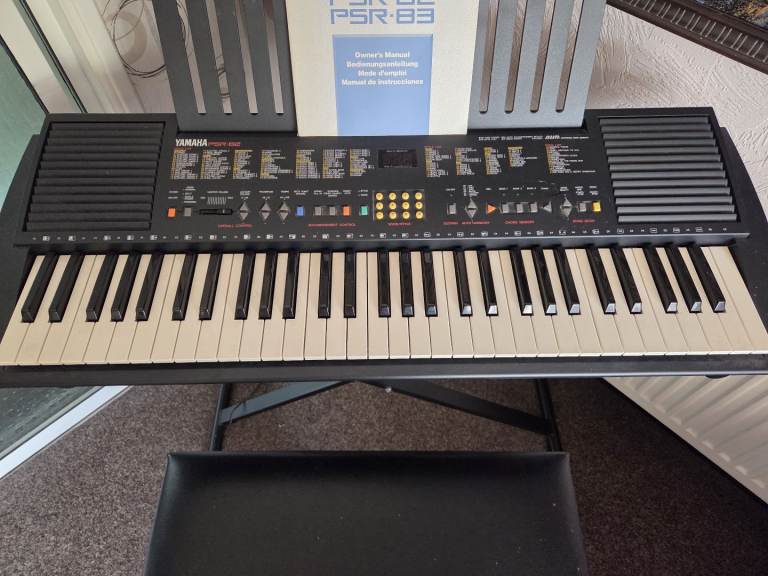 Yamaha Electronic Keyboard 