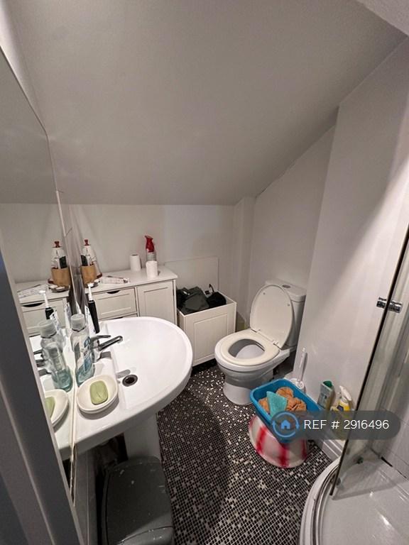 1 bedroom in Osborne Road, Manchester, M19 (#2916496)