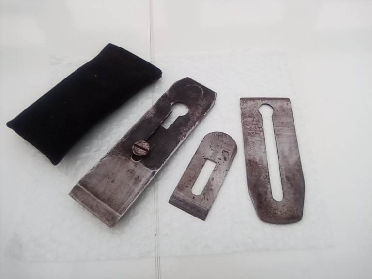 Selection of hand planer blades - £5 the lot.