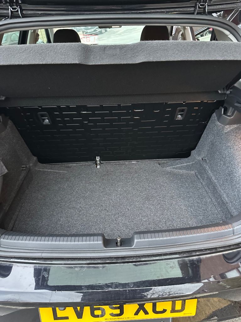 VOLKSWAGEN POLO AUTOMATIC 14,000 MILES