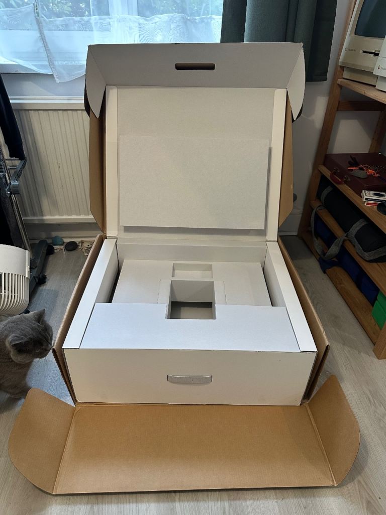 Shipping Box for Apple Studio Display with height adjustable stand