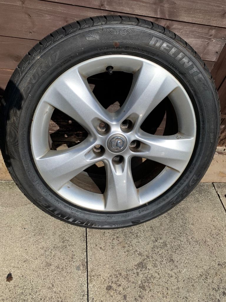 Vauxhall wheel 17inch with Delinte DH2 225/50R17 tyre 