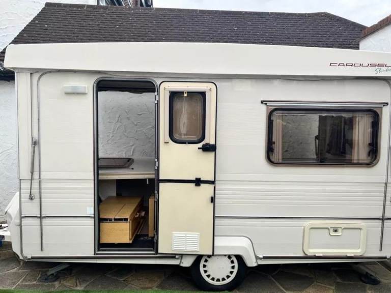 Gobur Carousel Slimline 12/2T Folding Caravan