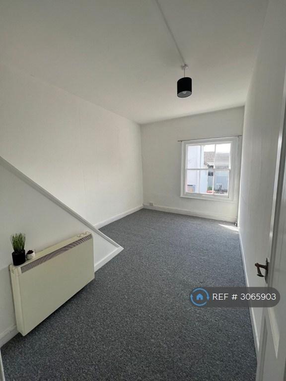 2 bedroom flat in West Street, Leominster, HR6 (2 bed) (#3065903)