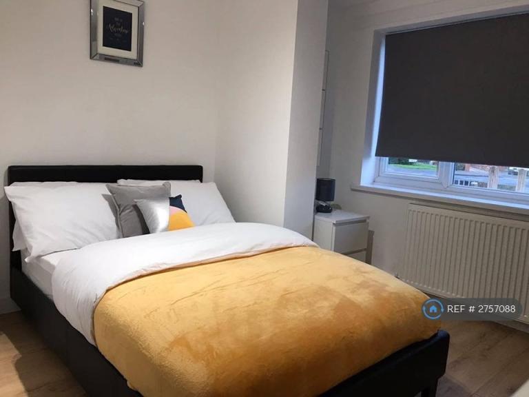 Studio flat in Inverness Road, Birmingham, B31 (#2757088)