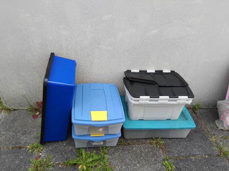Selection of storage boxes (6)