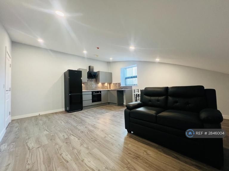 1 bedroom flat in Sunbridge Road, Bradford, BD1 (1 bed) (#2846004)