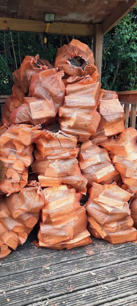 Seasoned softwood logs