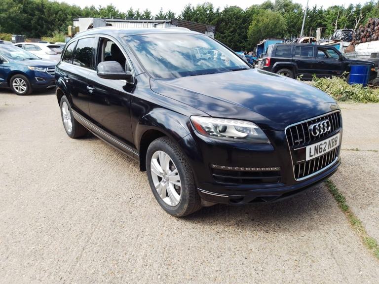 Left hand drive, Audi Q7, 3.0 Petrol, Auto, Air-con, miles, 7 seater 4WD, UK reg