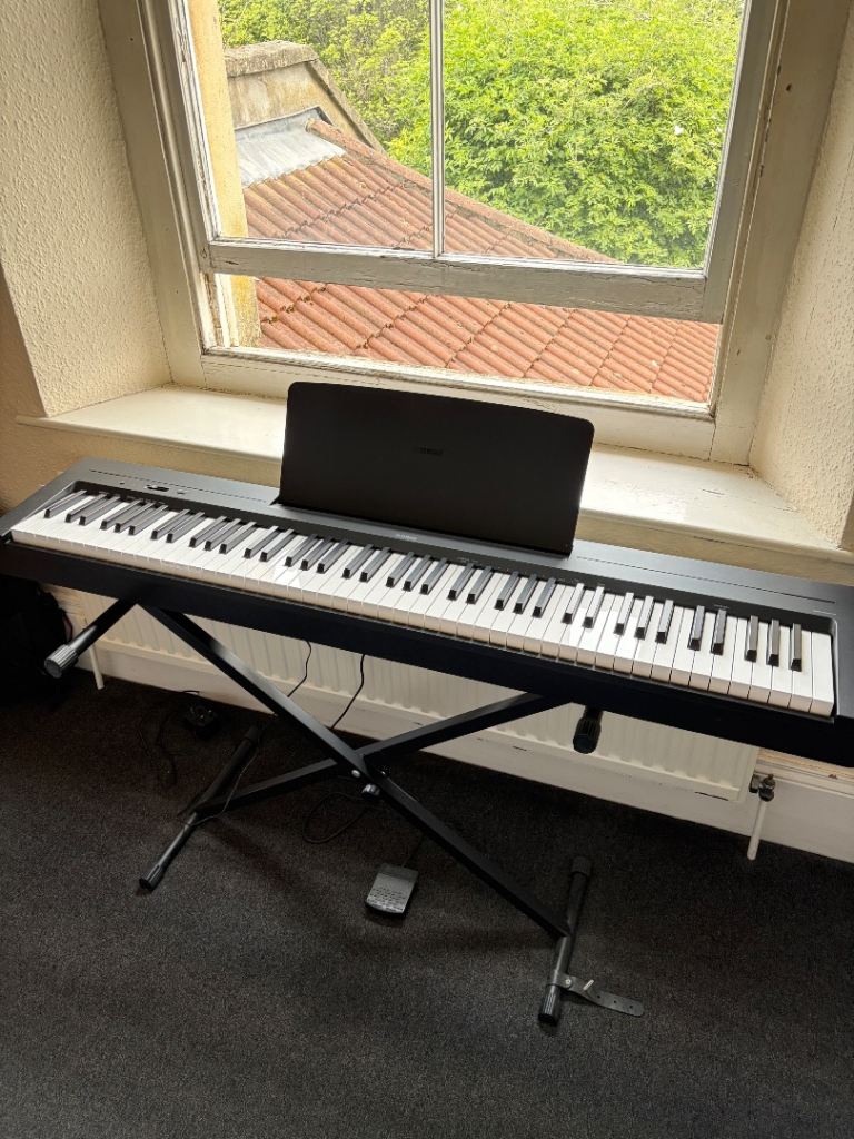 Yamaha P-145 Digital Piano