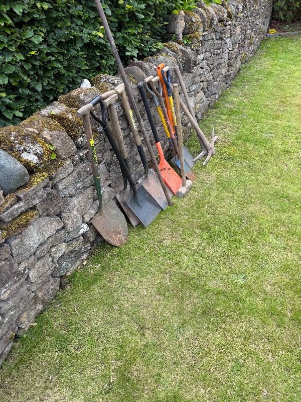Job Lot: Various Garden Shovels and Spades