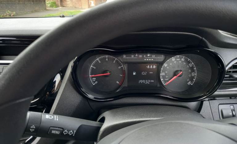Vauxhall, VIVA, Hatchback, 2015, Manual, 999 (cc), 5 doors