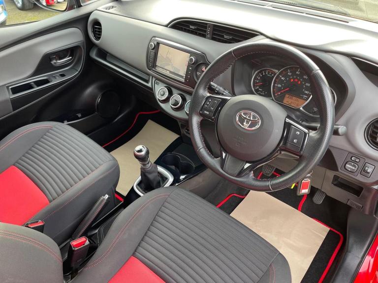 TOYOTA YARIS 1.33 Dual VVT-i Sport Euro 5 5dr Euro 5 2015