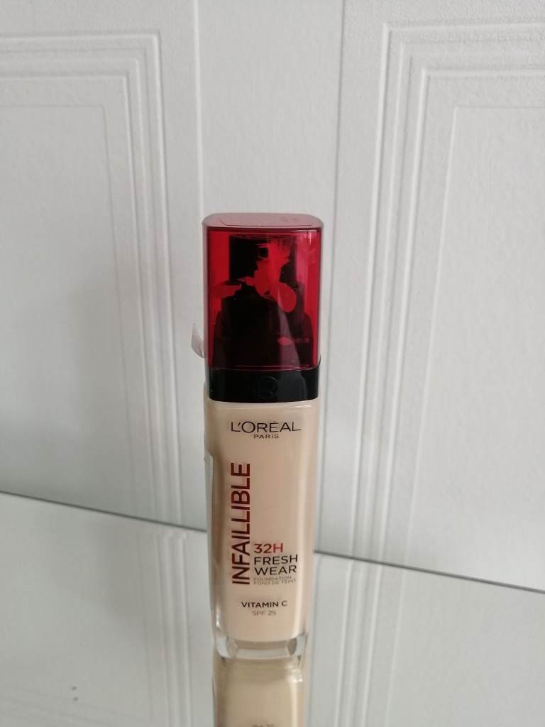 L'Oréal Infallible 32H Fresh Wear Foundation shade 15 neutral 