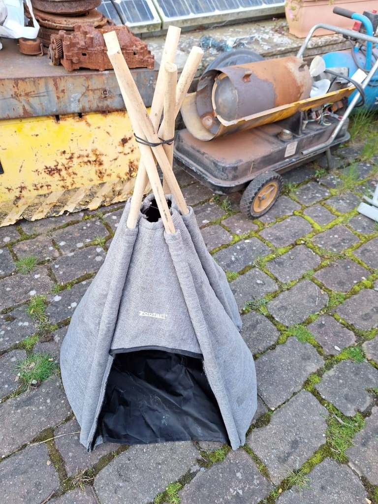 Folding Wigwam Small Animal Shelter