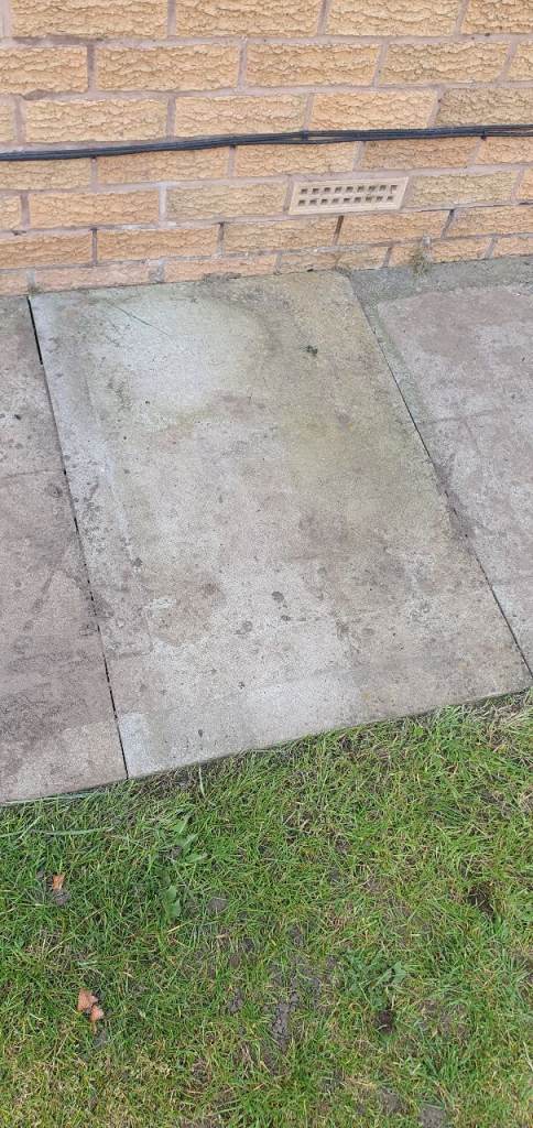 Paving slabs 