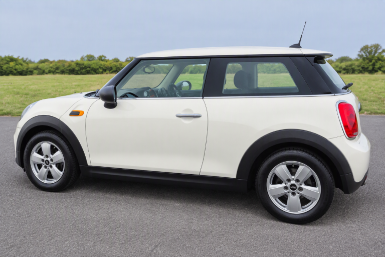 Mini, HATCHBACK, Hatchback, 2016, Manual, 1496 (cc), 3 doors