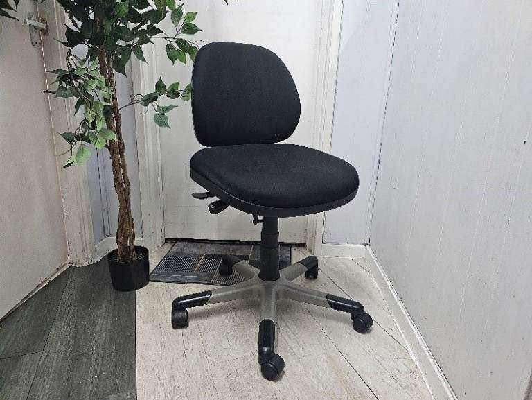 Black Office Chair Swivel computer laptop task desk adjustable admin RH Logic