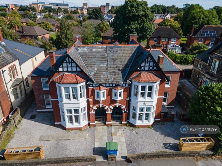 2 bedroom flat in North Road, Cardiff, CF10 (2 bed) (#2778399)