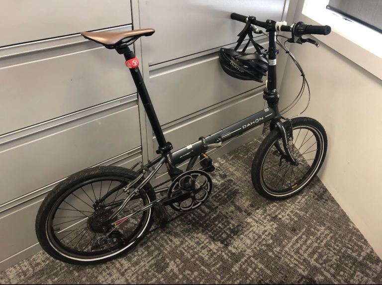 Dahon 8 speed folding bike 