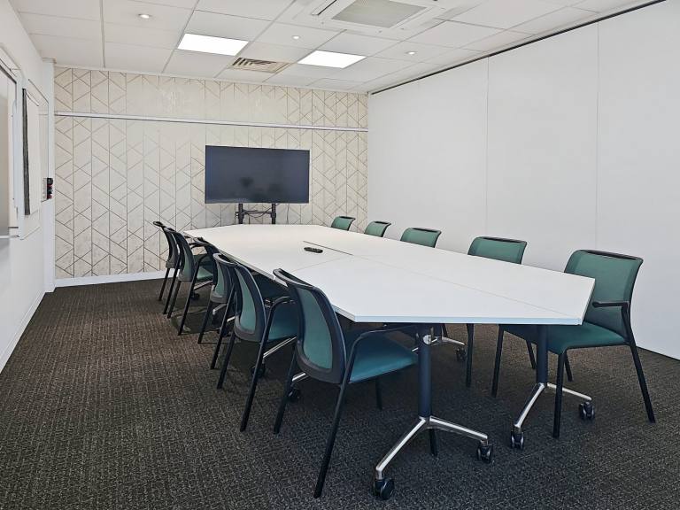 Southampton - SO18 2RZ \ Flexible Office Space with 4 Desks