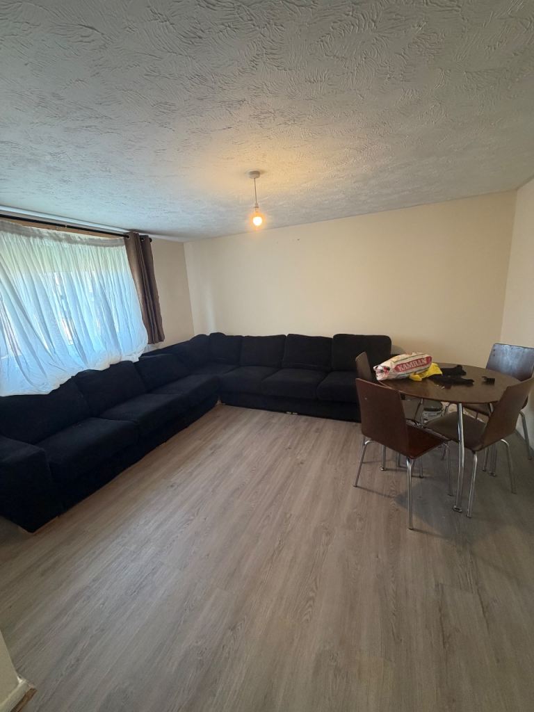 Two Bed Flat In East Finchley, N2 8JF