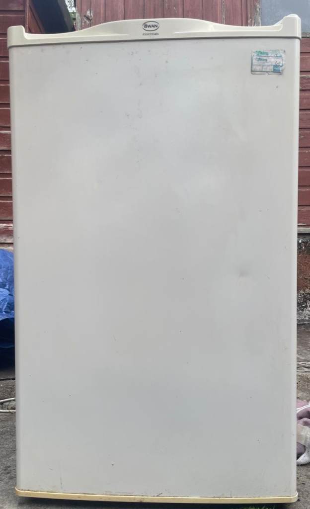 White Undercounter Fridge – Fully Working & Clean