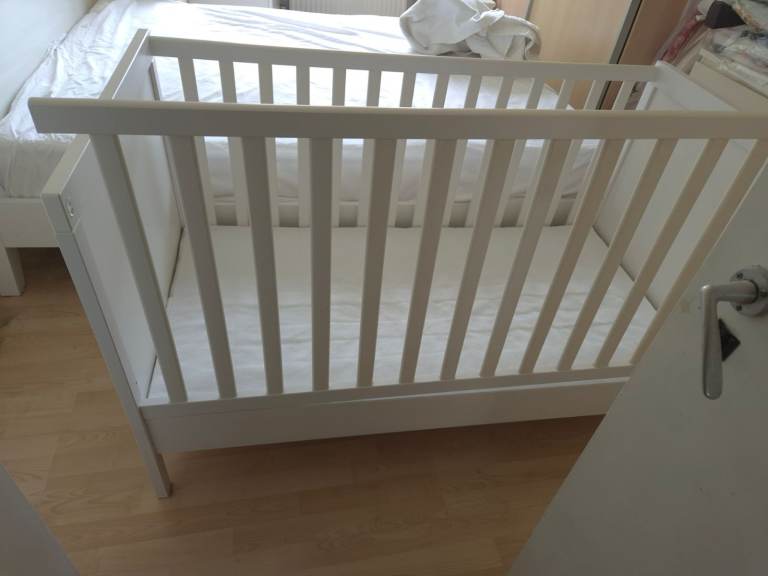 Ikea Sundvik White Cot Bed with Pocket Sprung Mattress – Excellent Condition, Extremely Clean