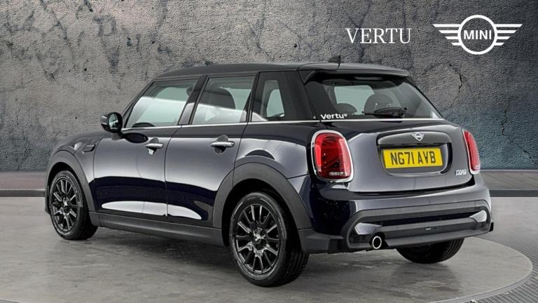 2021 MINI Hatch 1.5 Cooper Classic 5dr Auto [Comfort/Nav Pack] Petrol Hatchback Hatchback Petrol ...