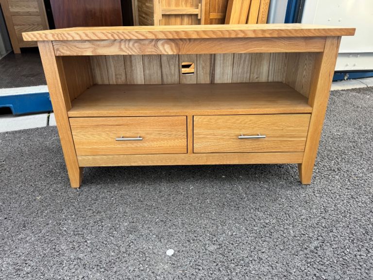 solid Oak Tv Stand possible Delivery