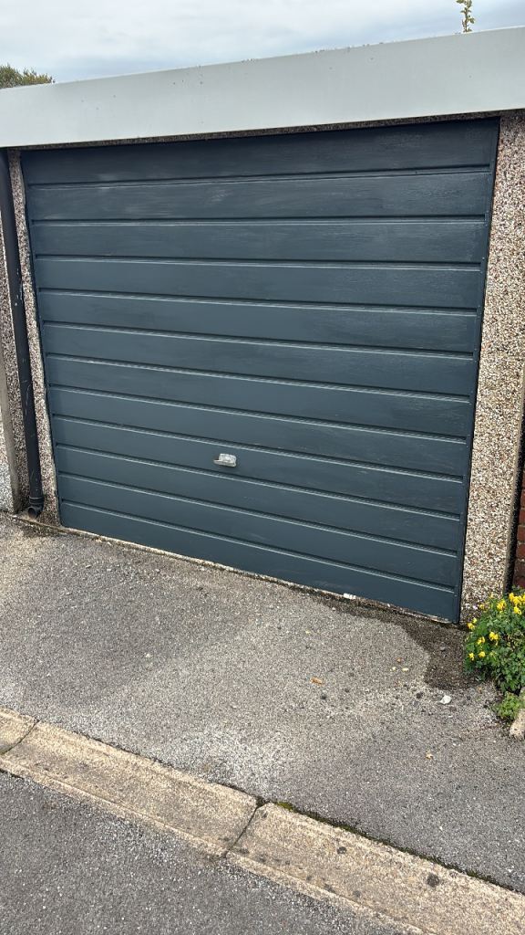 Garage to rent Merley 