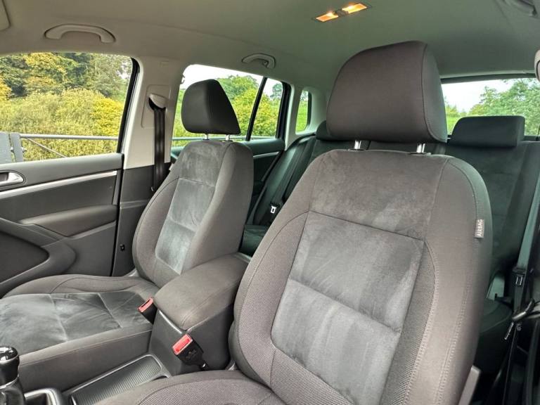 2014 Volkswagen Tiguan 2.0 TDI BlueMotion Tech Match SUV 5dr Diesel Manual 2WD Euro 5 (s/s) (140 ...