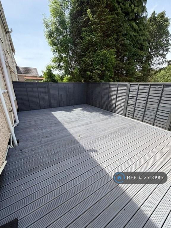 2 bedroom flat in Craig-Cefn-Parc, Swansea, SA6 (2 bed) (#2500916)