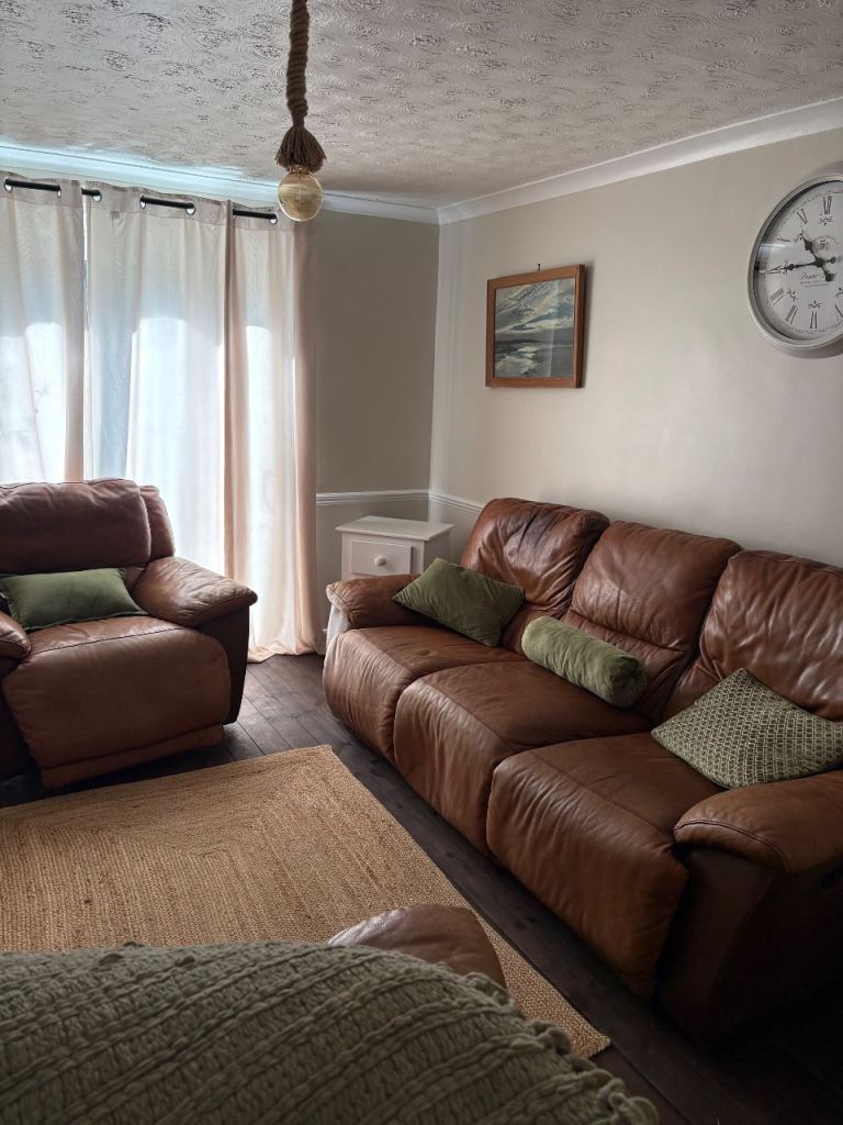 Brown Leather Recliner Sofa and Armchair Set – Good Condition