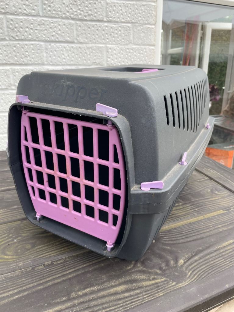 Cat carrier 