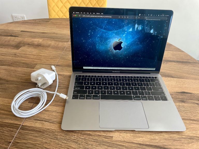 MacBook Air 13” Retina (2018) – Excellent Condition – Fully Working