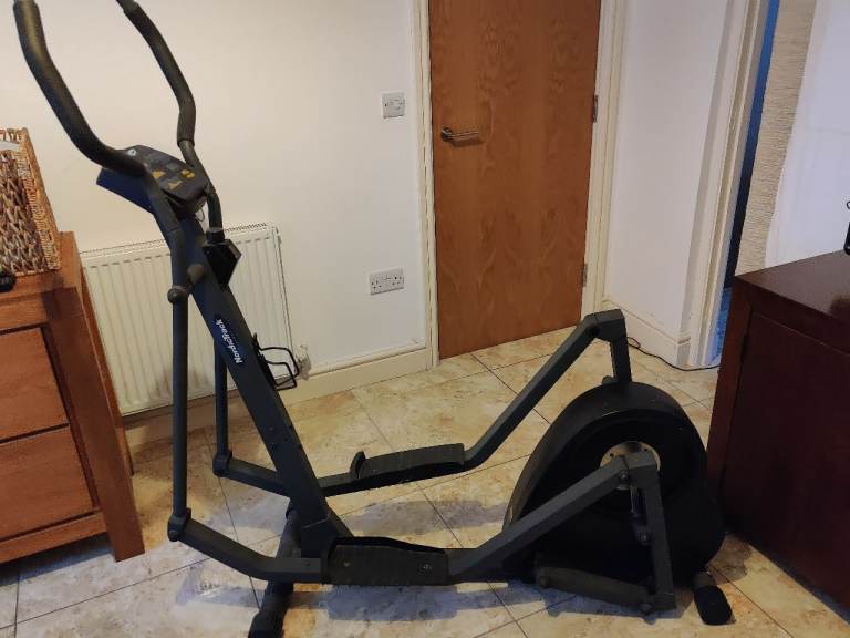 NordicTrack 910E Elliptical trainer in good, working order.