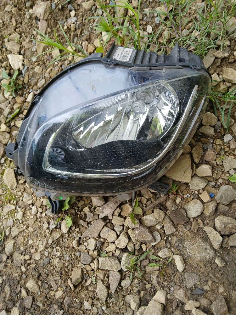 Forfour smart headlight ( broken inner plastic and a bracket)