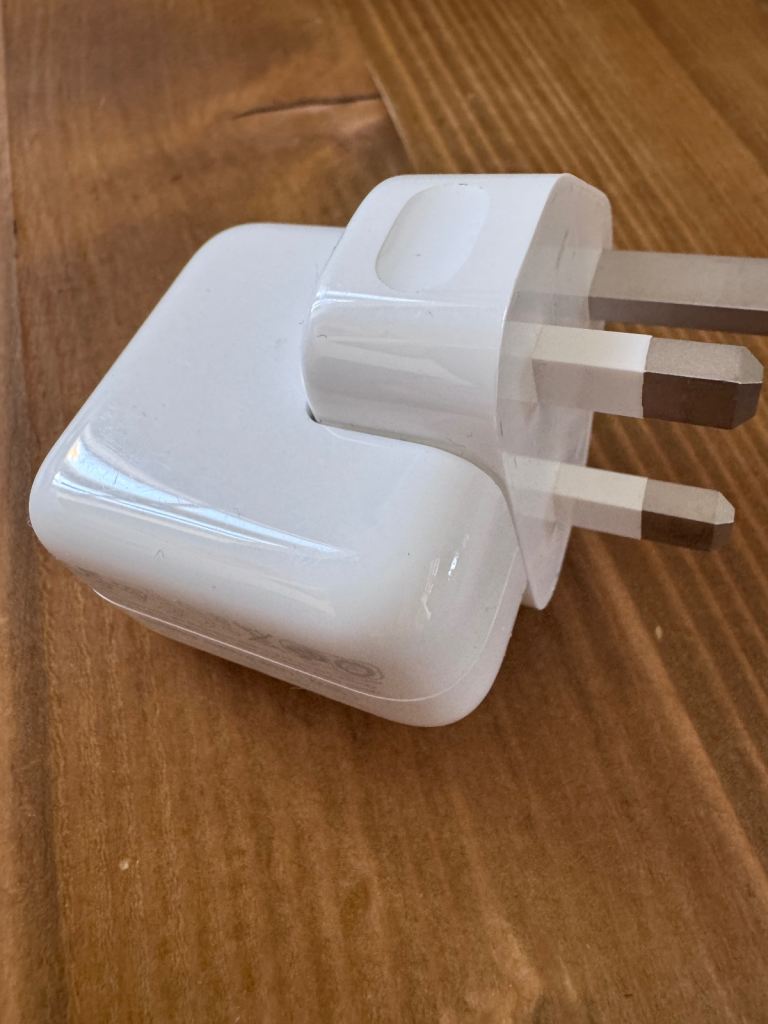 Apple 10w USB Charger