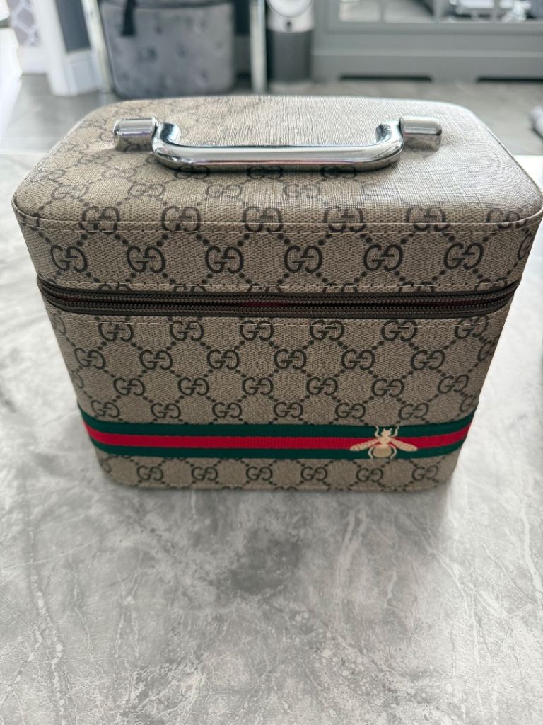 Medium/small makeup case new 