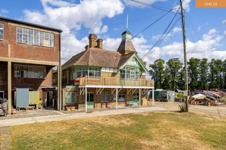 Hampton, TW12 | Industrial / Storage Space To Let | Commercial Space on River Thames Island