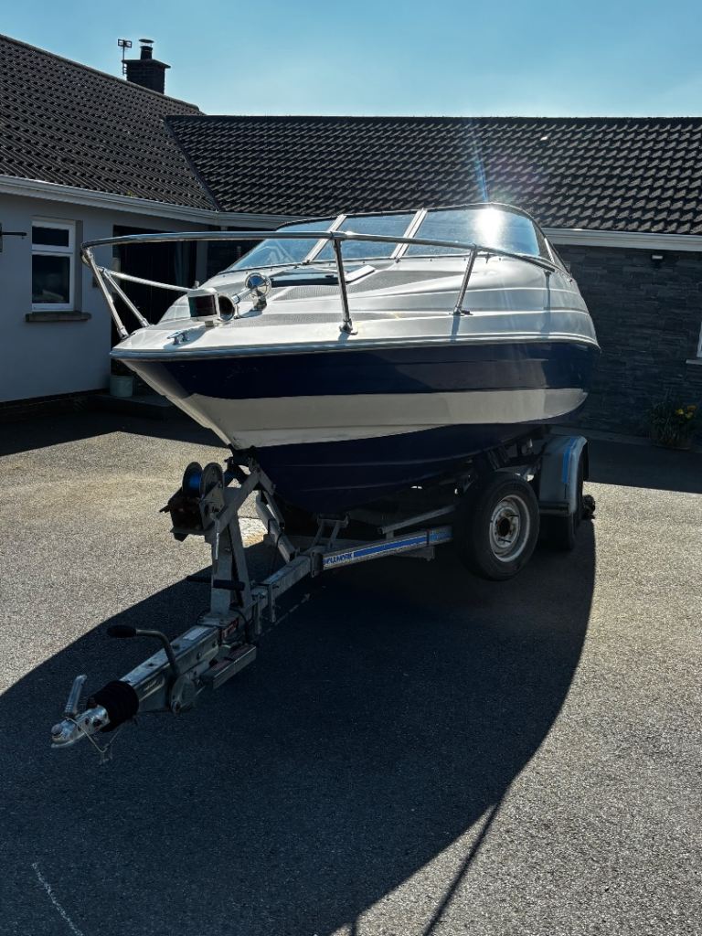 Bayliner 21ft speedboat