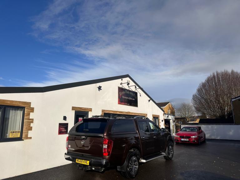 2018 Nissan Navara Double Cab Pick Up Tekna 2.3dCi 190 4WD PICK UP Diesel Manual