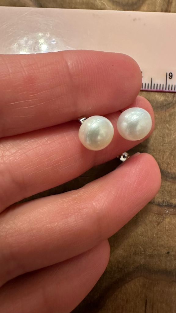 Genuine freshwater white pearls classic studs 