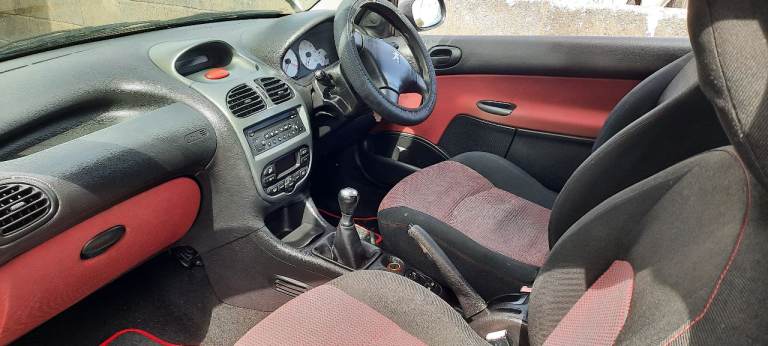 Peugeot, 206, Hatchback, 2005, Manual, 1124 (cc), 3 doors