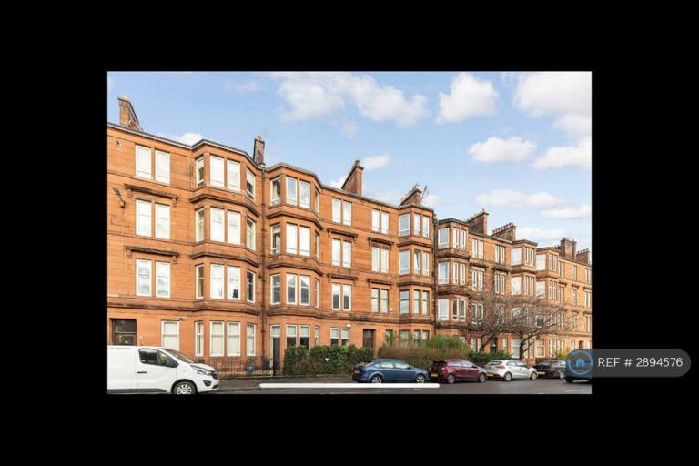 2 bedroom flat in Alexandra Parade, Glasgow, G31 (2 bed) (#2894576)